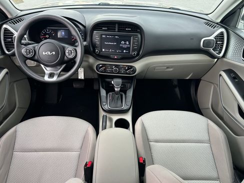 Used 2022 Kia Soul LX FWD image 26