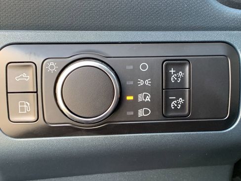 New 2025 Ford Maverick XL image 32