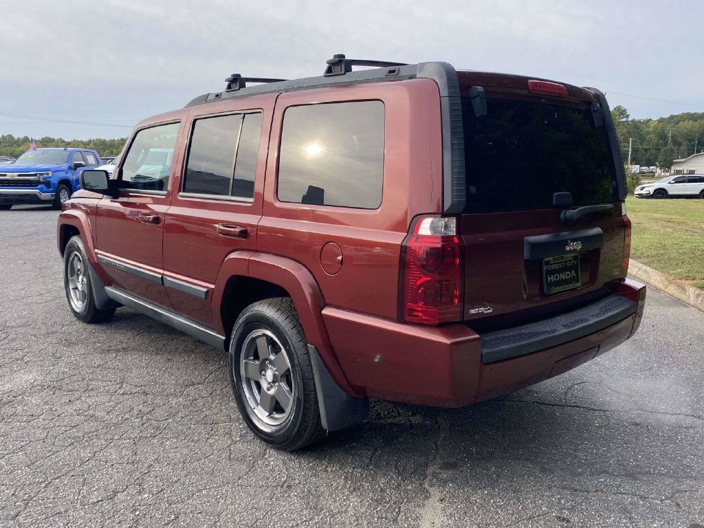 Used 2008 Jeep Commander Sport RWD image 3