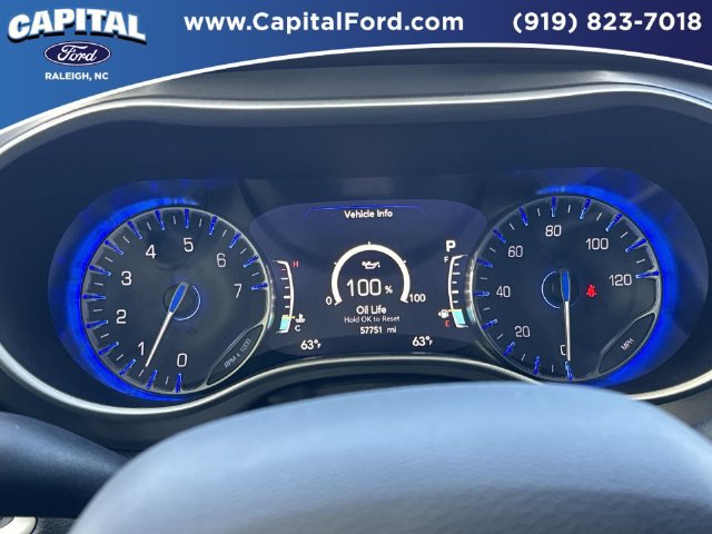 Used 2025 Chrysler Pacifica Select FWD image 25