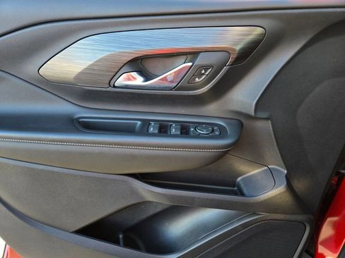 Used 2023 GMC Terrain SLE image 17