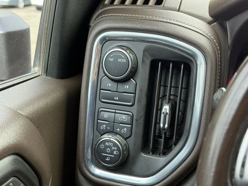 Used 2021 Chevrolet Silverado 2500 LT w/ Texas Edition AWD/4WD image 4