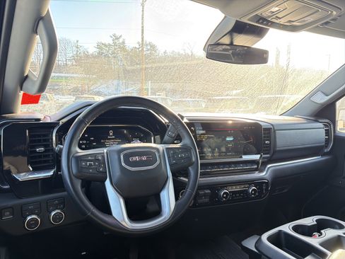 Used 2024 GMC Sierra 1500 Elevation image 15
