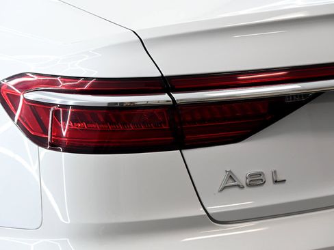 Used 2021 Audi A8 L 3.0T image 12