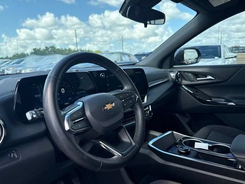 Used 2026 Chevrolet Equinox LT FWD image 12