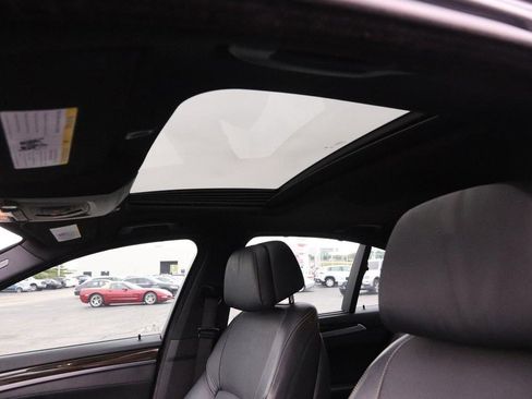 Used 2016 BMW 550i xDrive Sedan AWD/4WD image 9