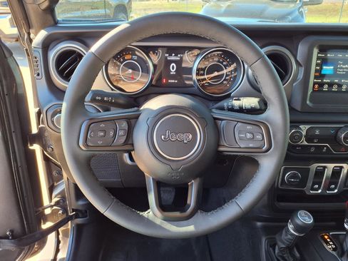 Used 2023 Jeep Wrangler Sport S image 17