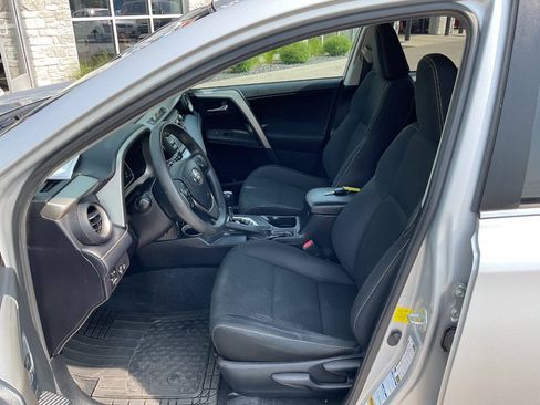 Used 2014 Toyota RAV4 XLE AWD/4WD image 13