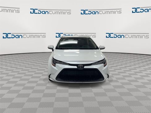 Used 2020 Toyota Corolla LE image 3