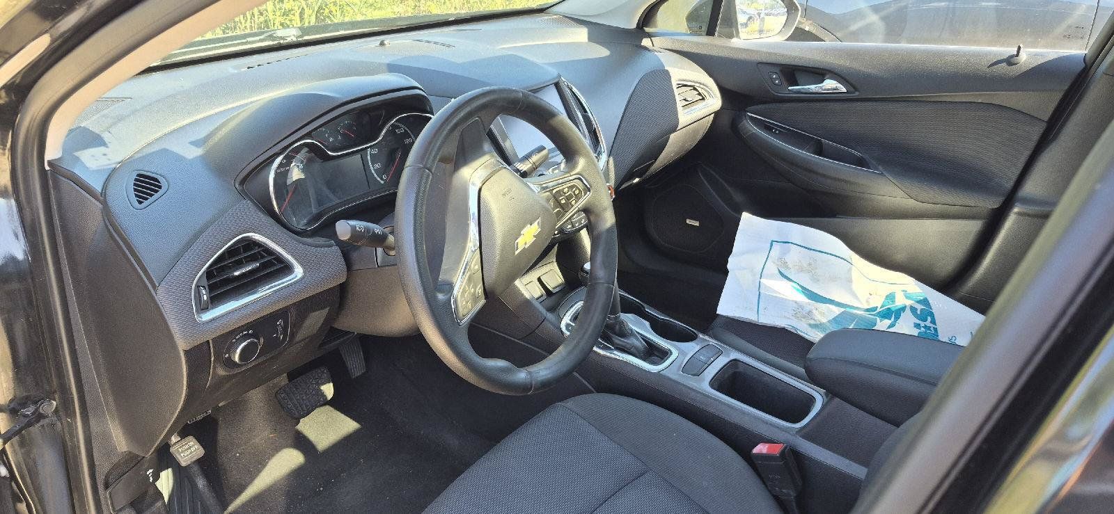 Used 2018 Chevrolet Cruze LT FWD image 7