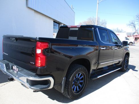 Used 2020 Chevrolet Silverado 1500 LTZ w/ LTZ Premium Package image 7