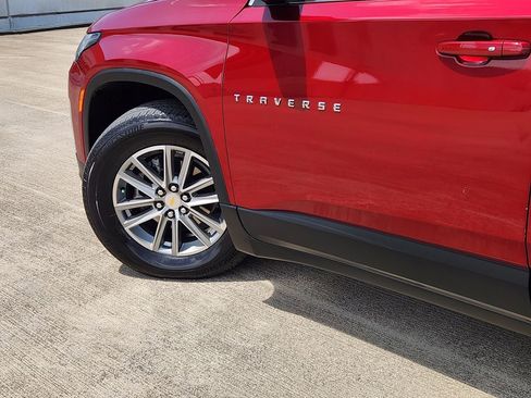 Used 2023 Chevrolet Traverse LT FWD image 16
