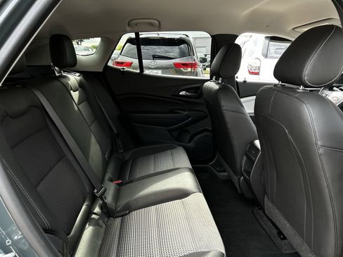 Used 2025 Chevrolet Trax LT FWD image 29