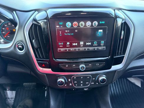 Used 2019 Chevrolet Traverse LT w/ LT Premium Package AWD/4WD image 45