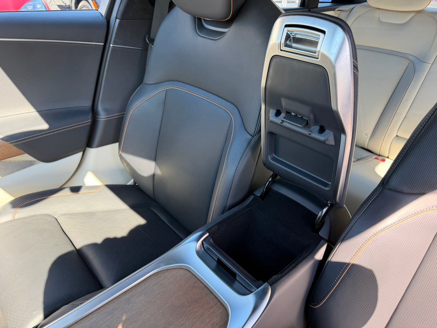 Used 2024 Lucid Air Touring AWD/4WD image 32