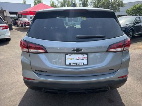 Used 2023 Chevrolet Equinox LS w/ LS Convenience Package AWD/4WD image 4