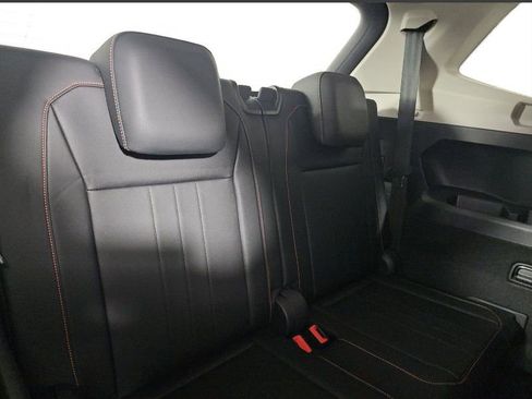 Used 2024 Volkswagen Tiguan Wolfsburg Edition image 24