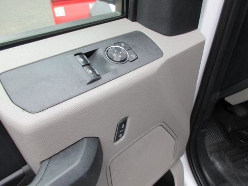 Used 2022 Ford F550 4x4 Regular Cab Super Duty image 25