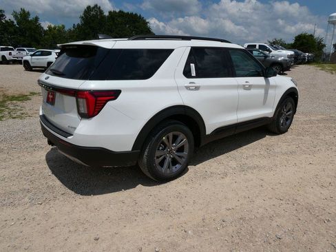 New 2026 Ford Explorer Active w/ Active Comfort Package AWD/4WD image 6