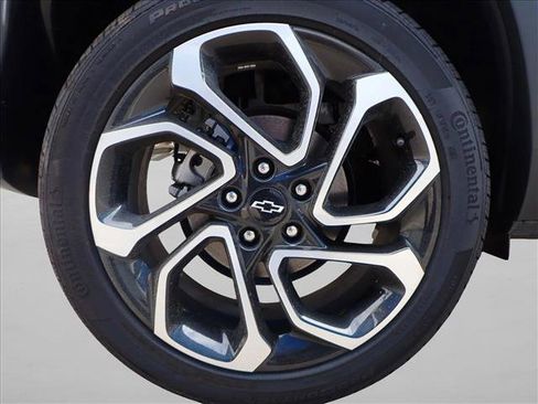 New 2025 Chevrolet Trax RS w/ Driver Confidence Package image 7