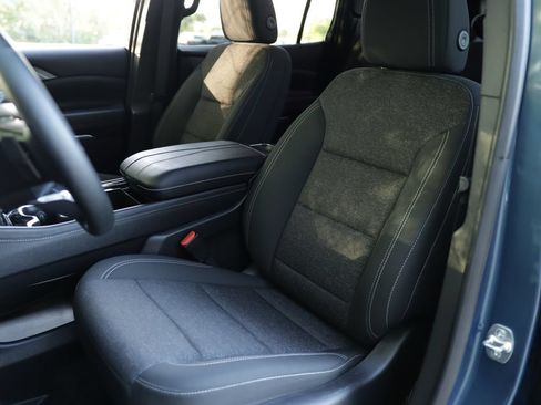 Used 2025 Chevrolet Traverse LT AWD/4WD image 25