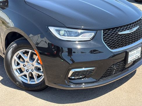 New 2025 Chrysler Pacifica Select w/ Uconnect Theater Family Group image 3