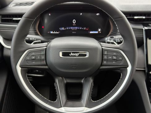 New 2025 Jeep Grand Cherokee L Altitude image 12