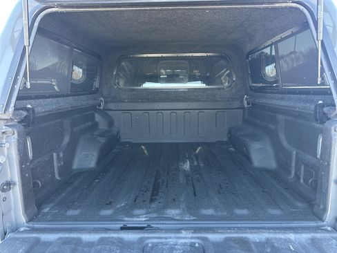 Used 2022 Jeep Gladiator Rubicon w/ Cold Weather Group image 19