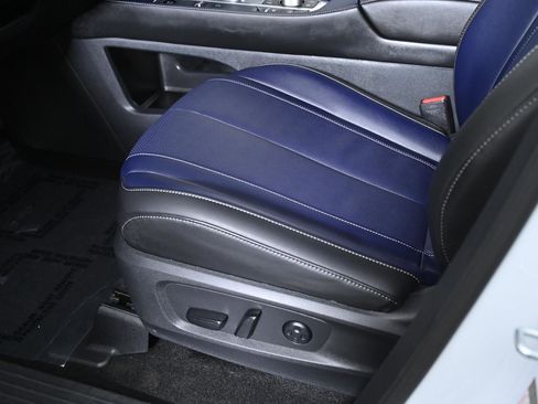 Used 2026 INFINITI QX60 Sport w/ Dark Cargo Package image 19