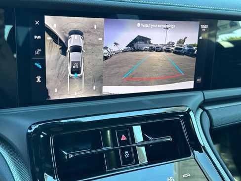 Used 2025 Porsche Panamera image 30
