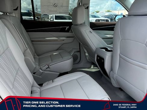 New 2026 Buick Enclave Avenir w/ Super Cruise Package AWD/4WD image 19