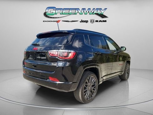 Used 2023 Jeep Compass Limited image 3