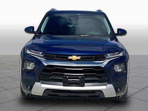 Used 2023 Chevrolet TrailBlazer LT w/ Convenience Package FWD image 3