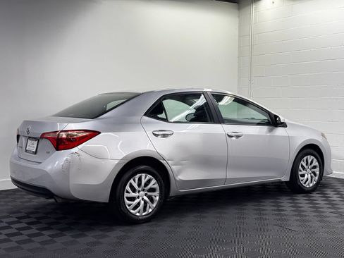 Used 2017 Toyota Corolla LE FWD image 2