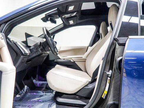 Used 2023 BMW iX xDrive50 image 44