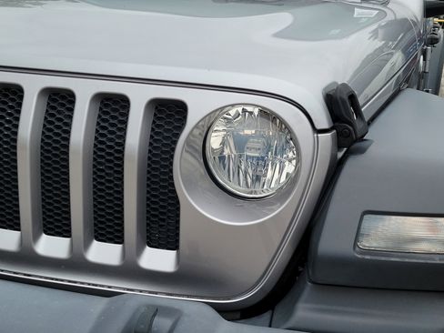 Used 2018 Jeep Wrangler Unlimited Sport S AWD/4WD image 4
