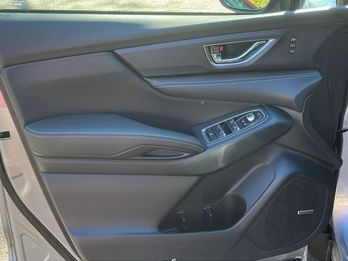 New 2025 Subaru Ascent Limited image 6