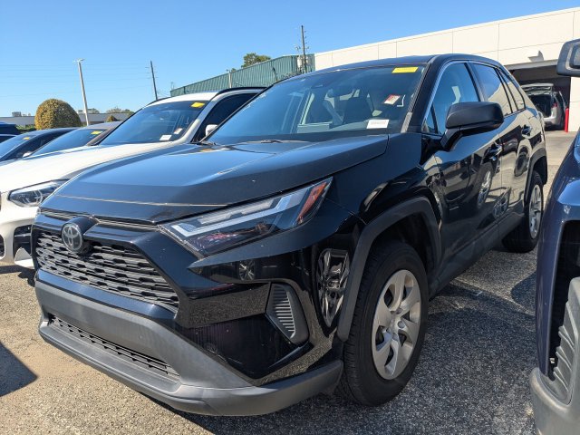 Used 2024 Toyota RAV4 LE FWD image 2