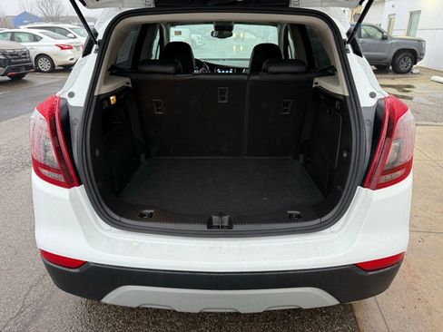 Used 2021 Buick Encore Preferred image 32