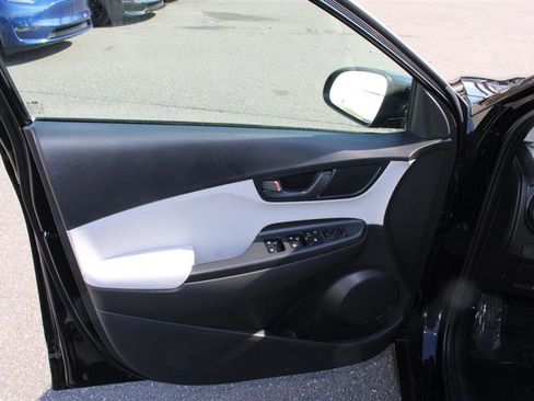 Used 2023 Hyundai Kona SEL image 11