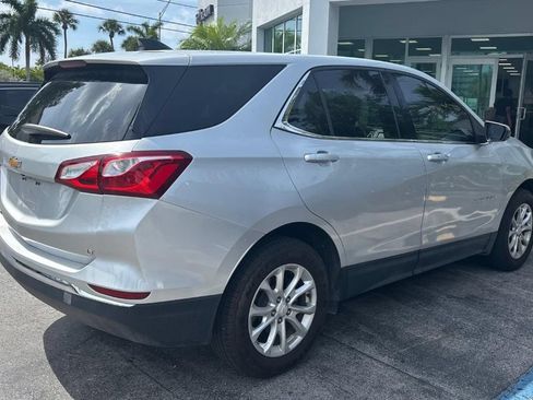 Used 2020 Chevrolet Equinox LT FWD image 2