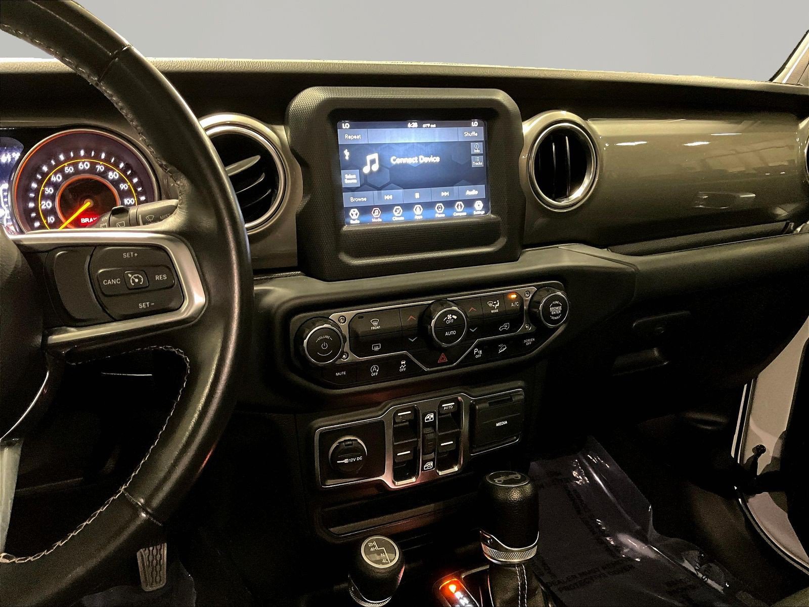 Used 2019 Jeep Wrangler Unlimited Sahara w/ Safety Group AWD/4WD image 9