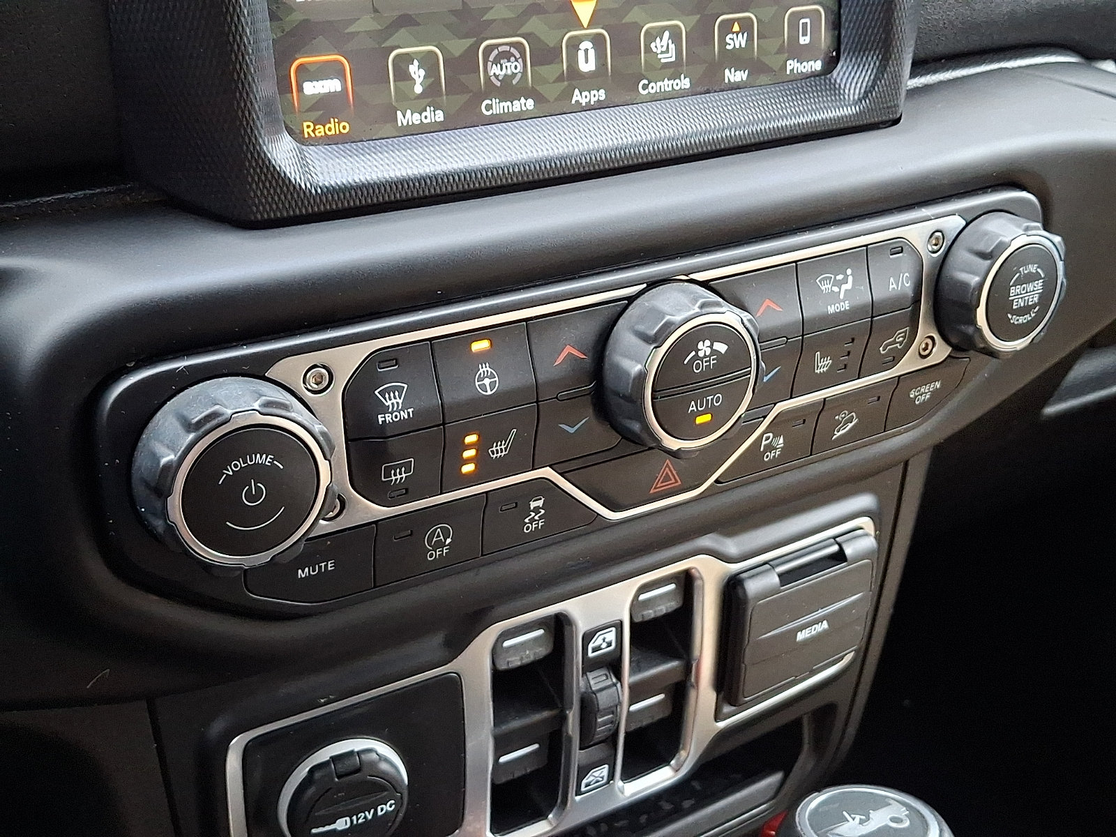 Certified 2019 Jeep Wrangler Unlimited Sahara AWD/4WD image 16