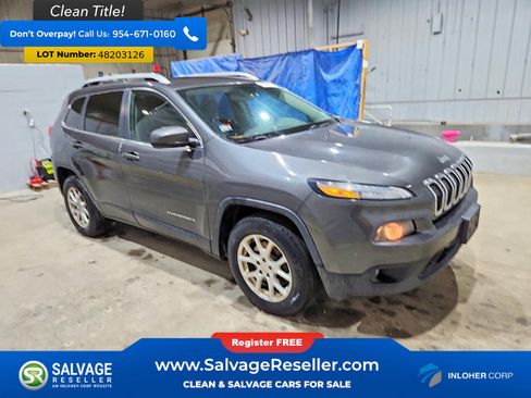 Used 2016 Jeep Cherokee Latitude w/ Cold Weather Group AWD/4WD image 5