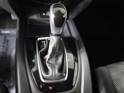 Used 2022 Nissan Rogue Sport SV image 41