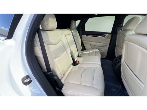Certified 2017 Cadillac XT5 Luxury w/ Driver Awareness Package AWD/4WD image 31