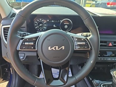 Certified 2024 Kia Seltos EX AWD/4WD image 10