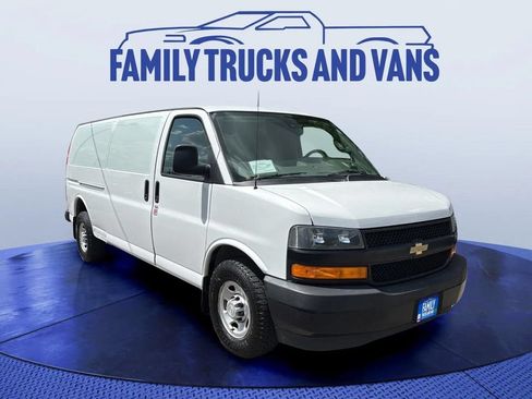 Used 2019 Chevrolet Express 3500 Extended w/ Driver Convenience Package RWD image 7