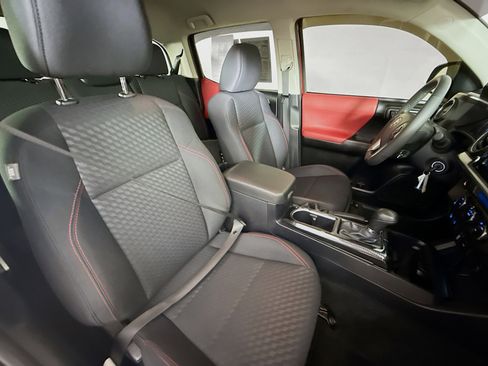 Used 2022 Toyota Tacoma SR5 image 33