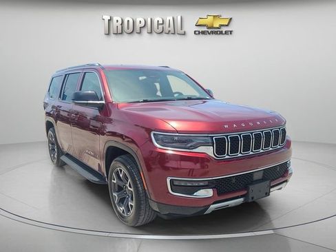 Used 2023 Jeep Wagoneer Series III w/ Preferred Equipment Group RWD image 4
